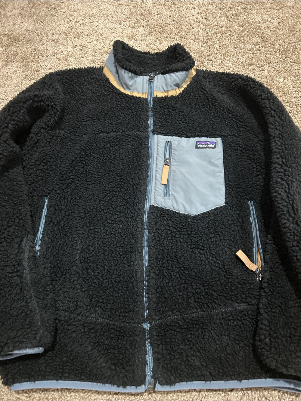 Patagonia Black Sherpa Jacket with Light Blue Pocket and Tan Trim - Kids - Picture 9 of 9